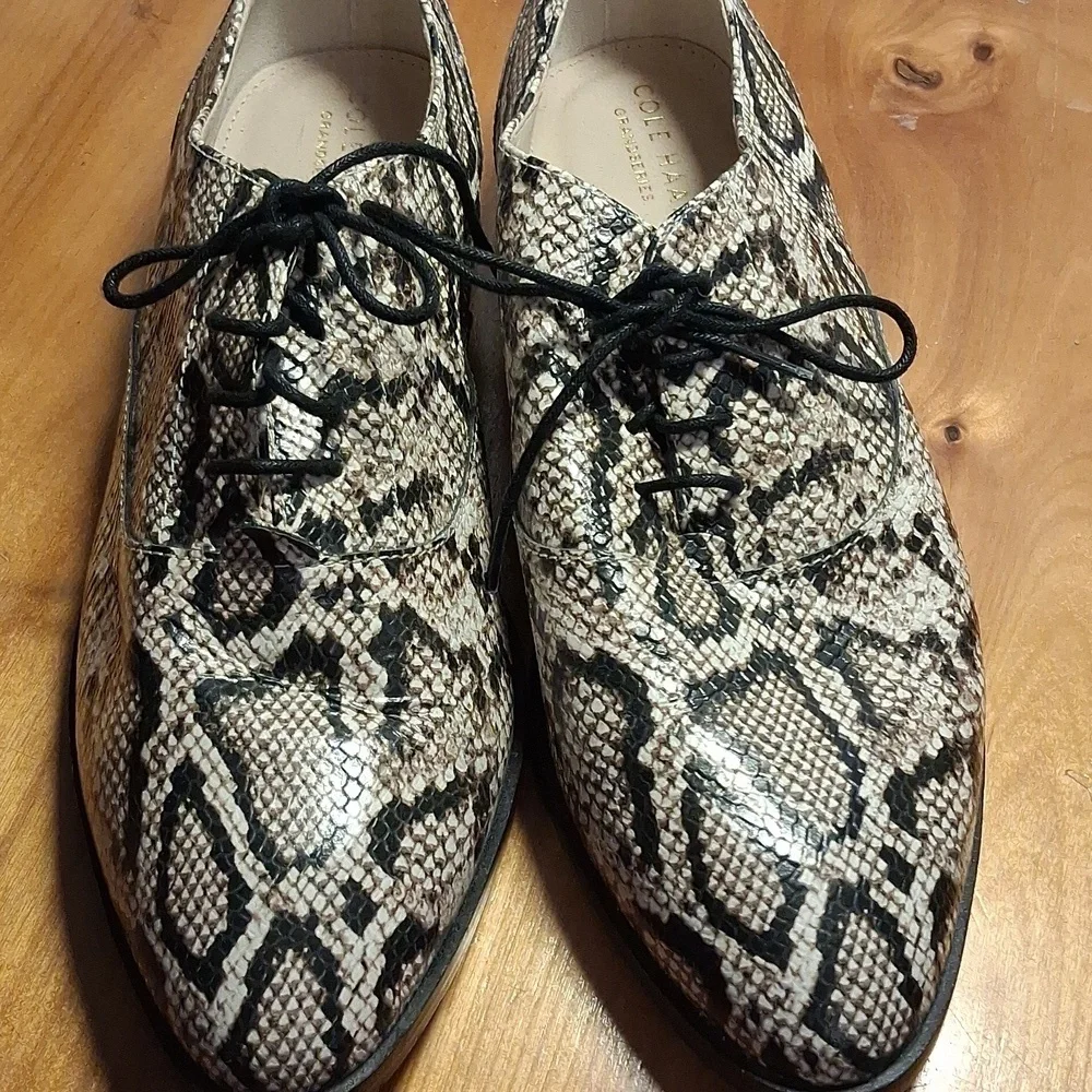 Cole Haan Women's Black and Cream Snake Print Oxfords Size 8